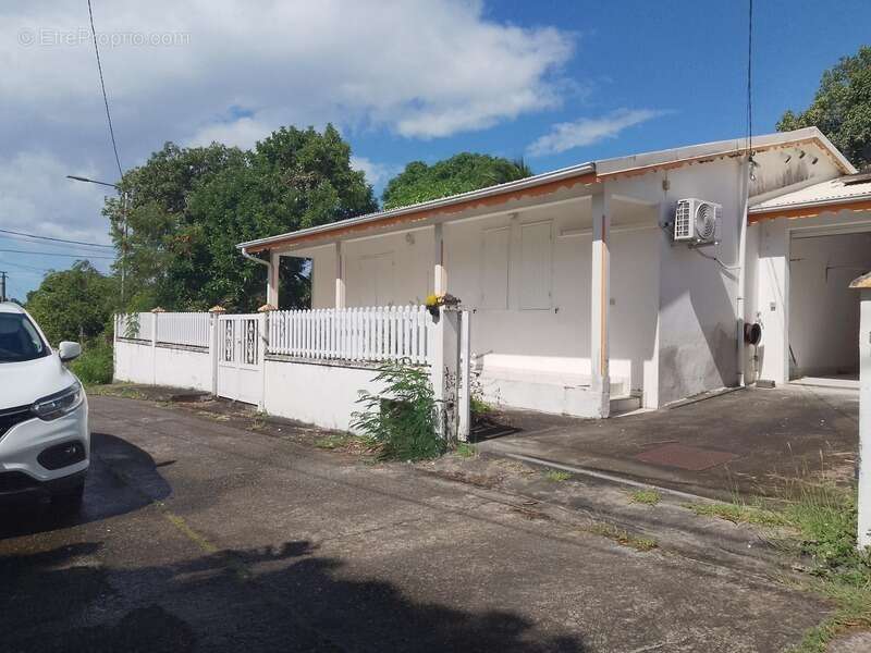 Maison à BASSE-TERRE