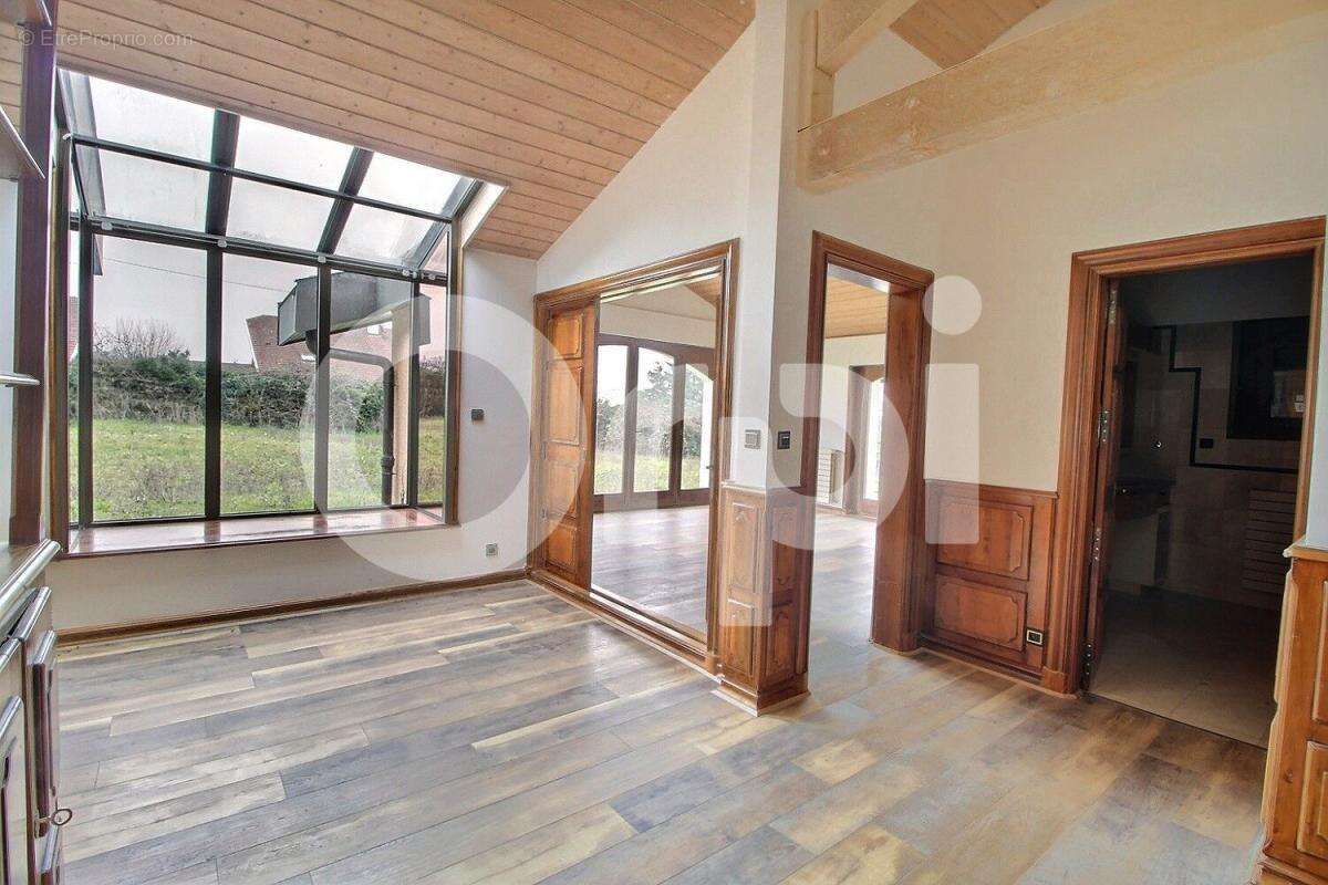 Maison à VETRAZ-MONTHOUX