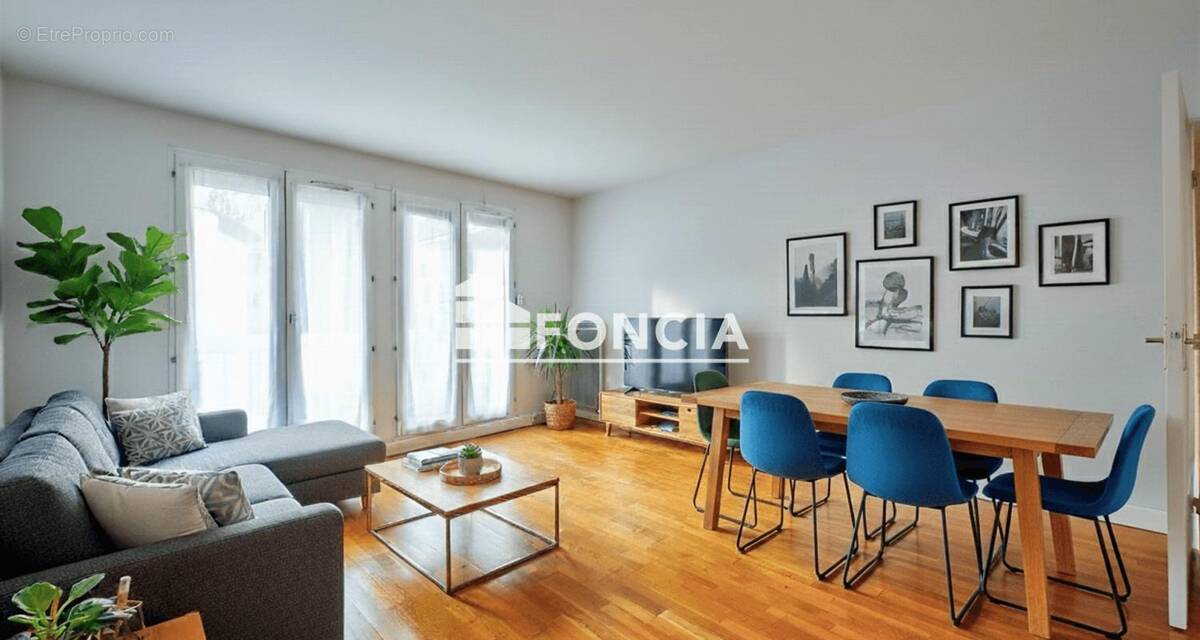 Appartement à FONTENAY-LE-FLEURY