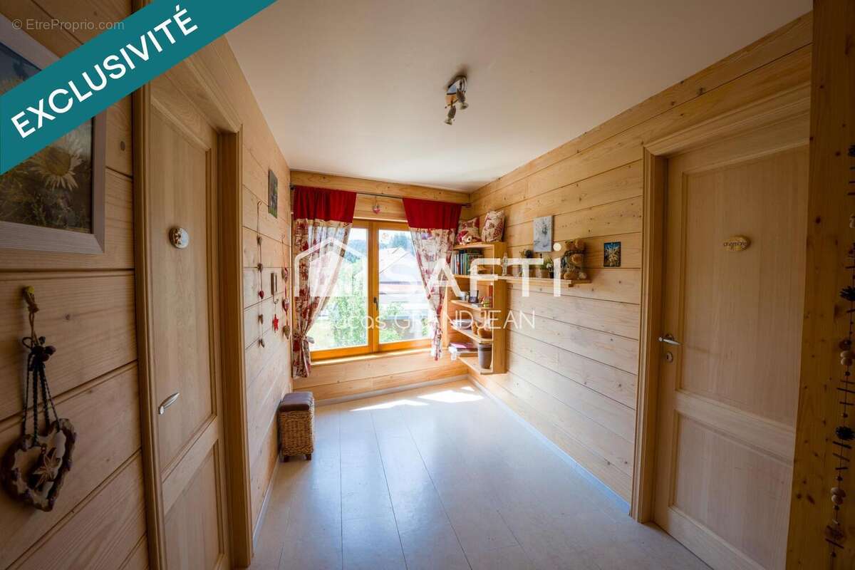 Maison 140 m² à La Chaux-Du-Dombief  - photo 7