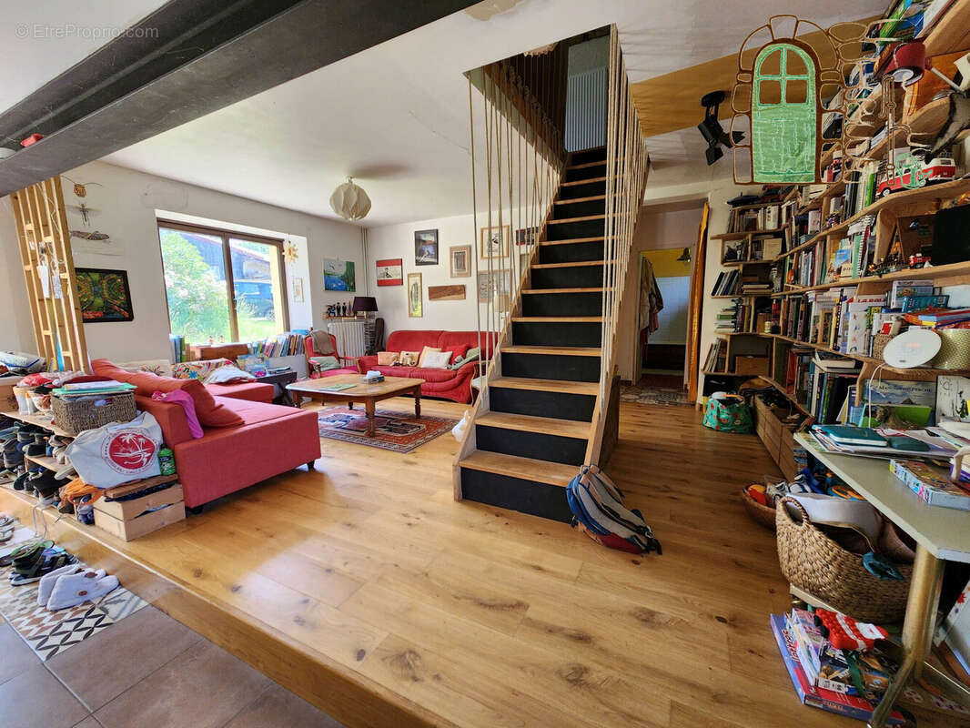 Maison 201 m² à Boursay  - photo 2