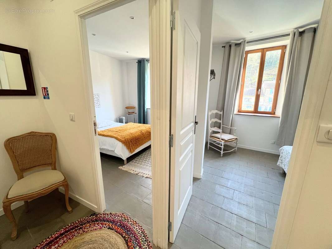 Maison à COUIZA