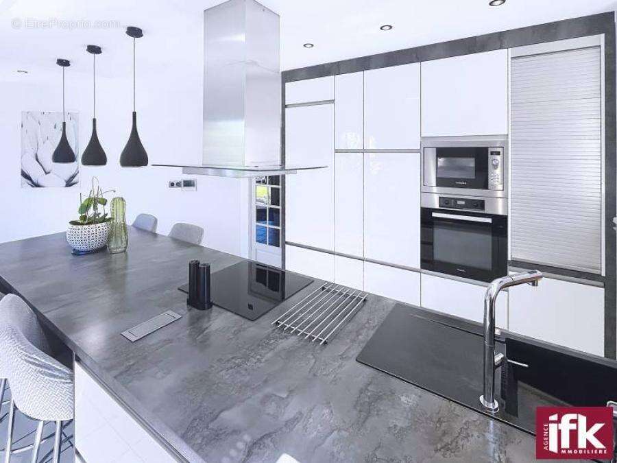 HORBOURG WIHR - Très belle Maison de 185 m² avec 4 chambres - Terrain de 8.35 ar - photo 13
