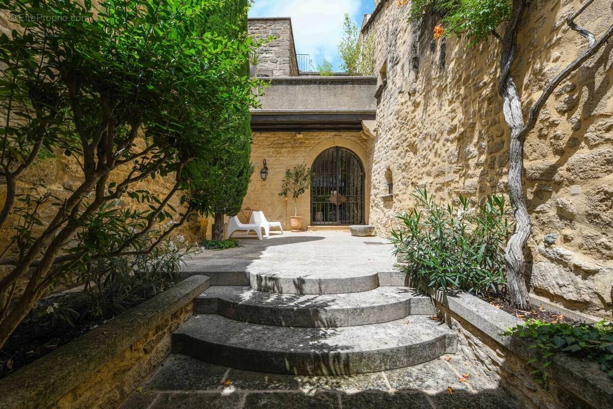 Maison à UZES
