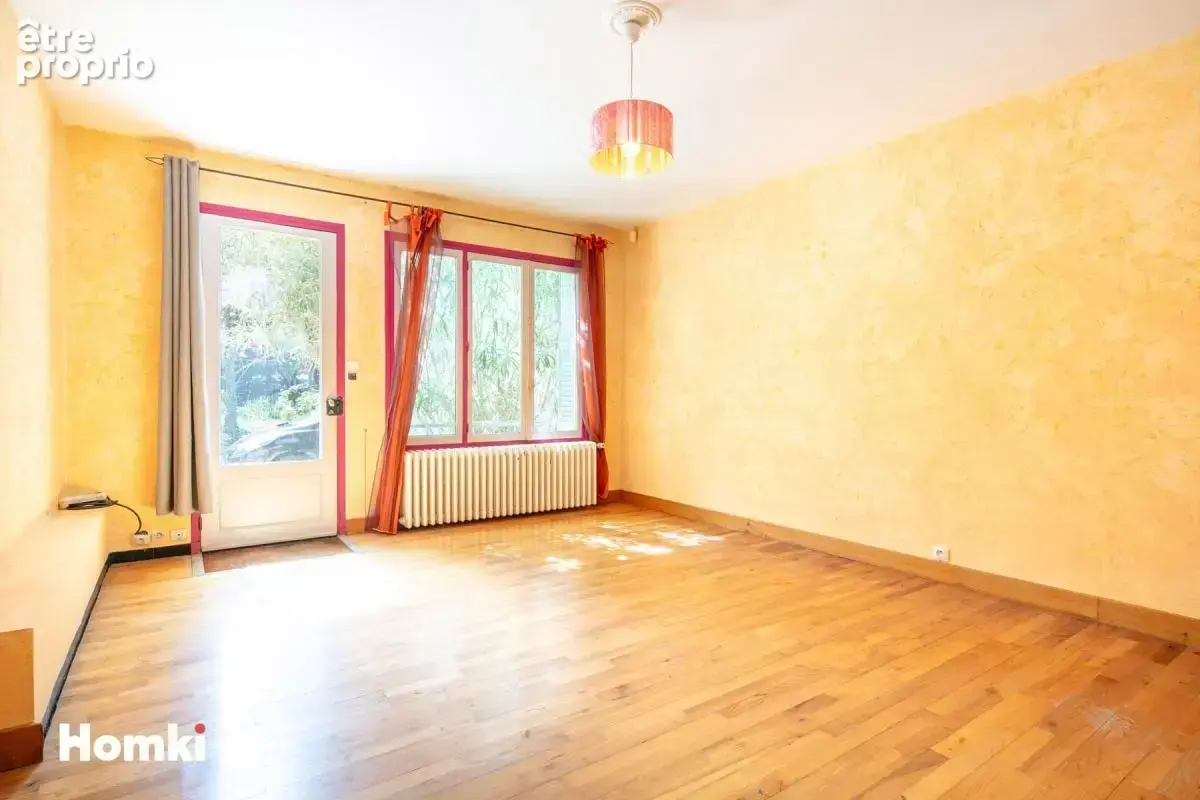 Maison de 226 m² au cœur d’un jardin arboré de 1 500 m² – Fraîcheur, calme et verdure - photo 21