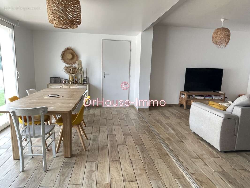 Maison à SAINT-ESTEVE