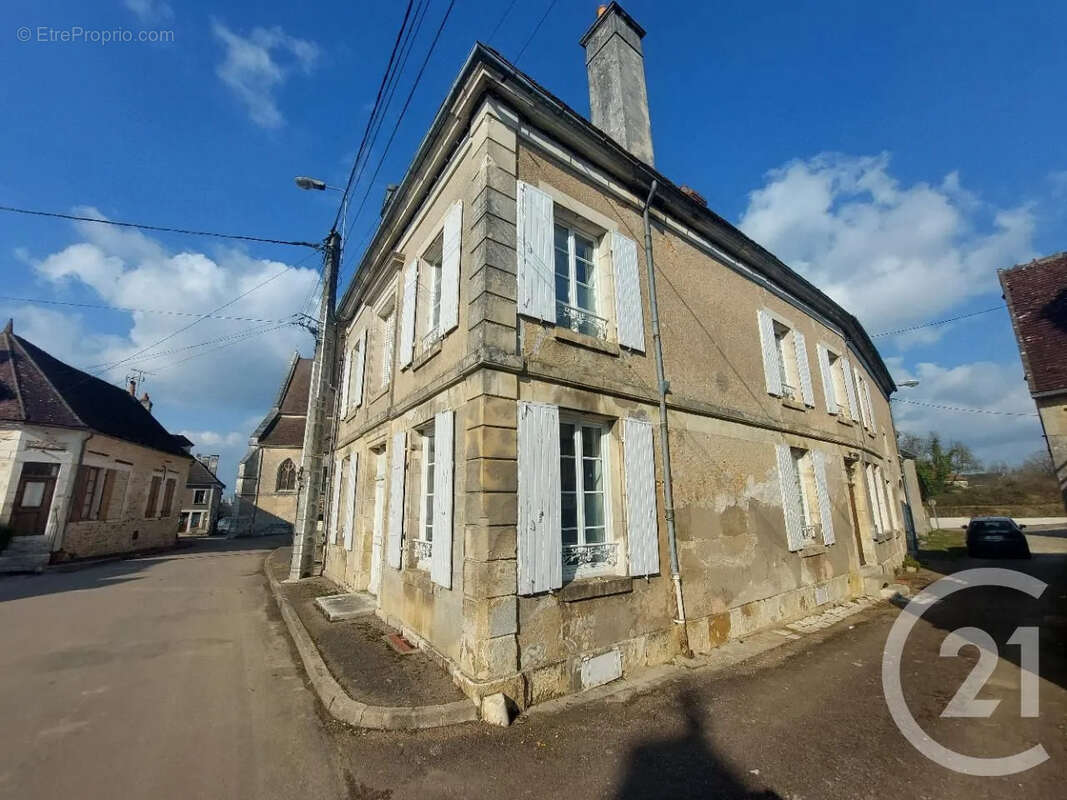 Maison 182 m² à Etais-La-Sauvin  - photo 16