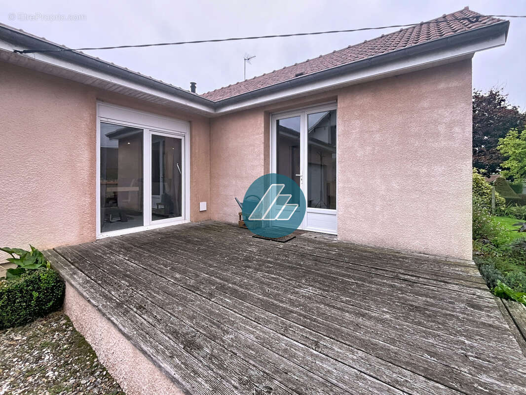 Maison à MOYENNEVILLE