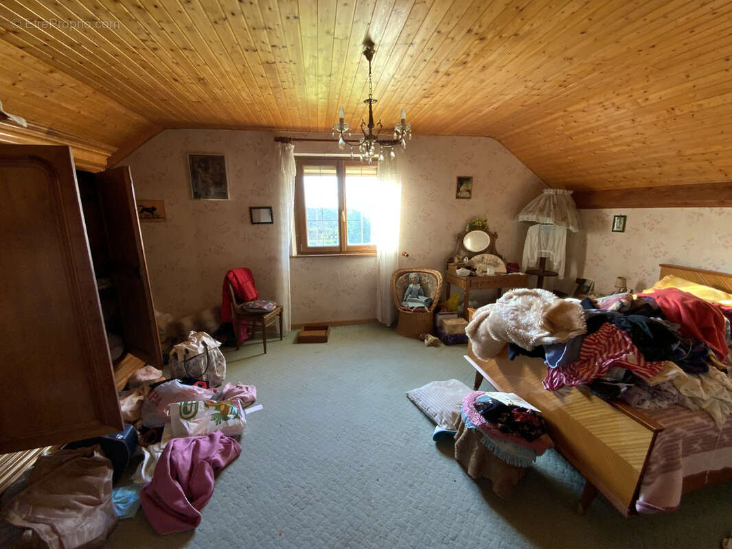 Maison à GRANGES-LE-BOURG