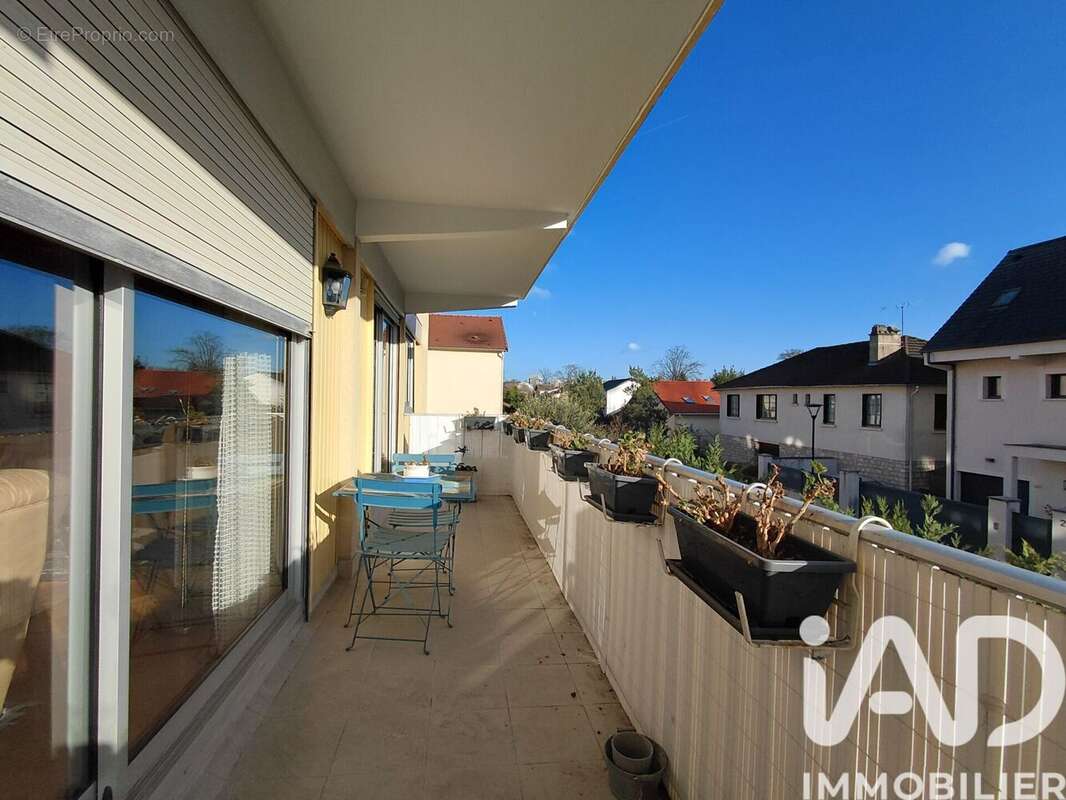 Photo 2 - Appartement à LE PLESSIS-ROBINSON