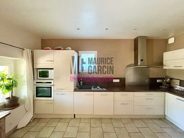 Maison 218 m² à Chateaurenard  - photo 6