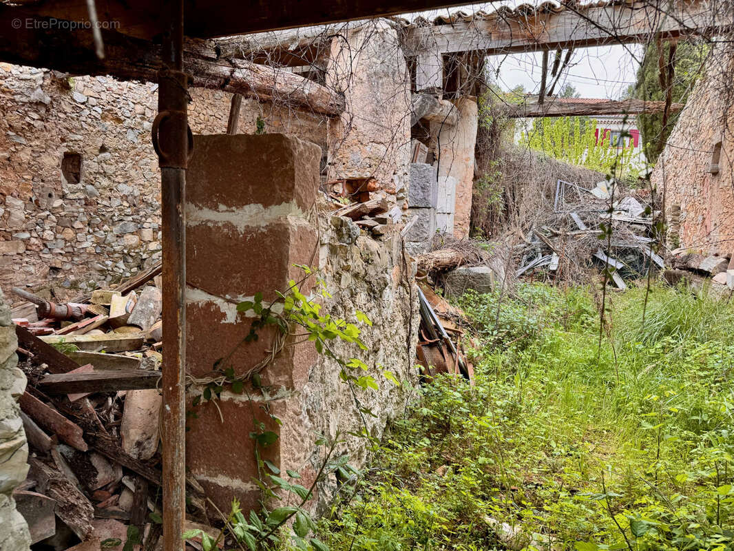 Maison à SOLLIES-TOUCAS