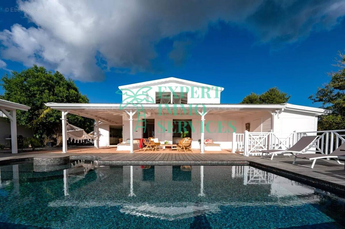 Maison à GRAND-BOURG