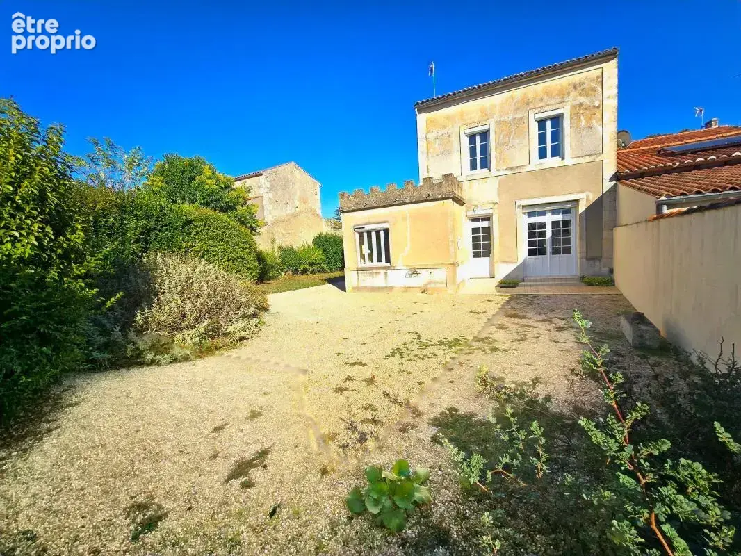 Maison à SURGERES