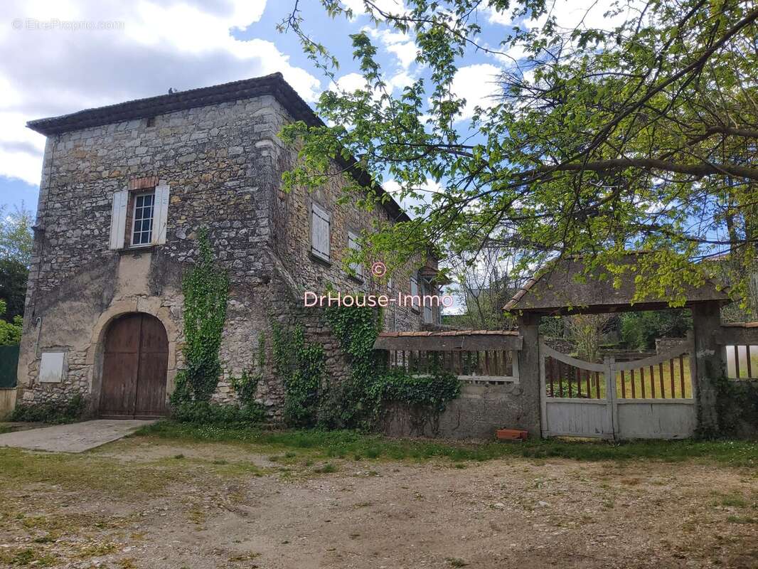 Maison à VEZENOBRES