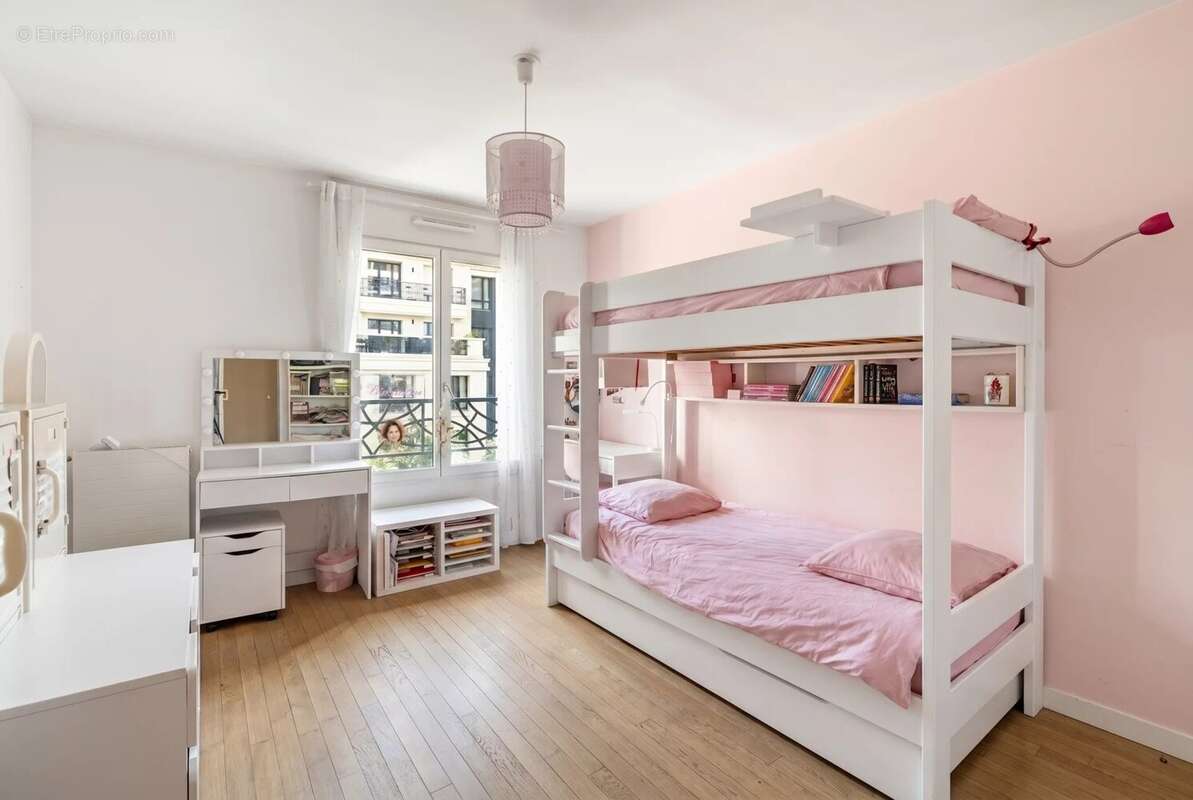 Appartement à LEVALLOIS-PERRET