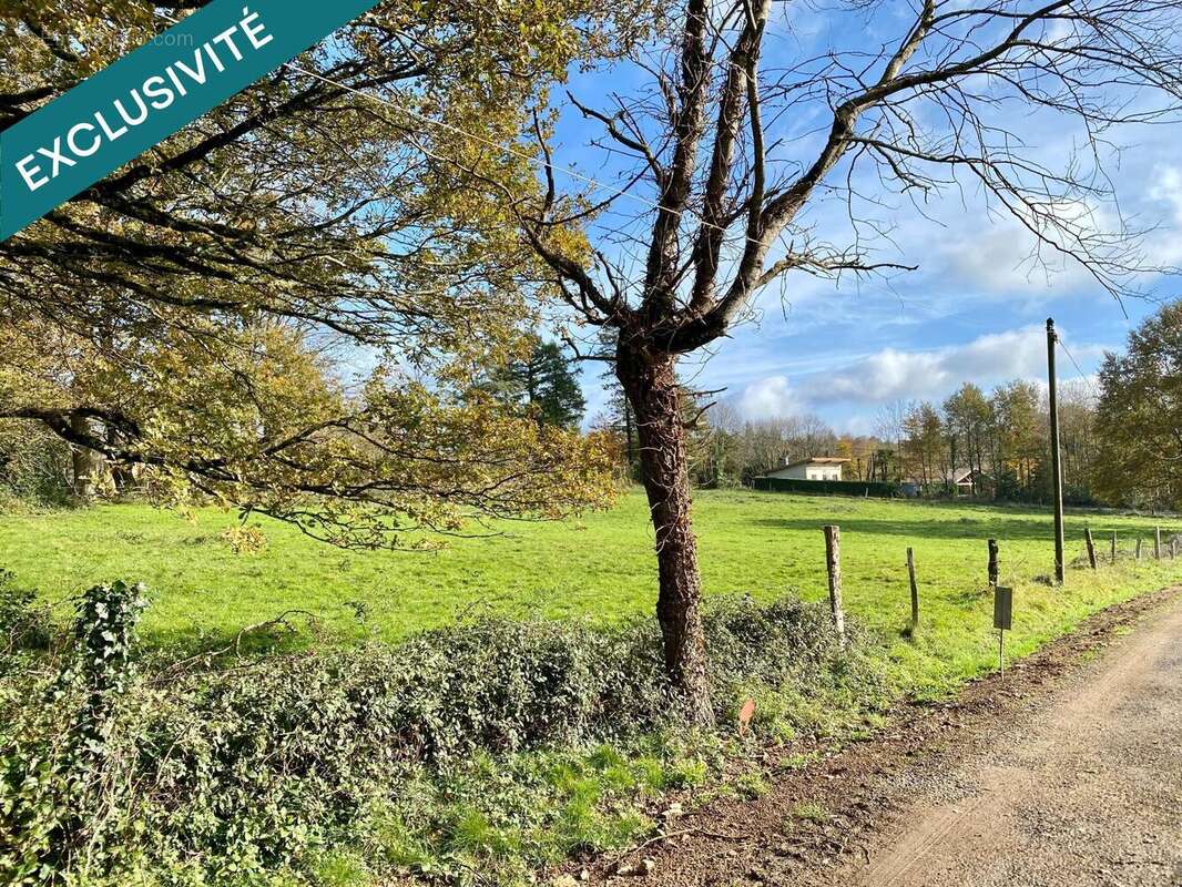 Photo 2 - Terrain à PONT-DE-LARN