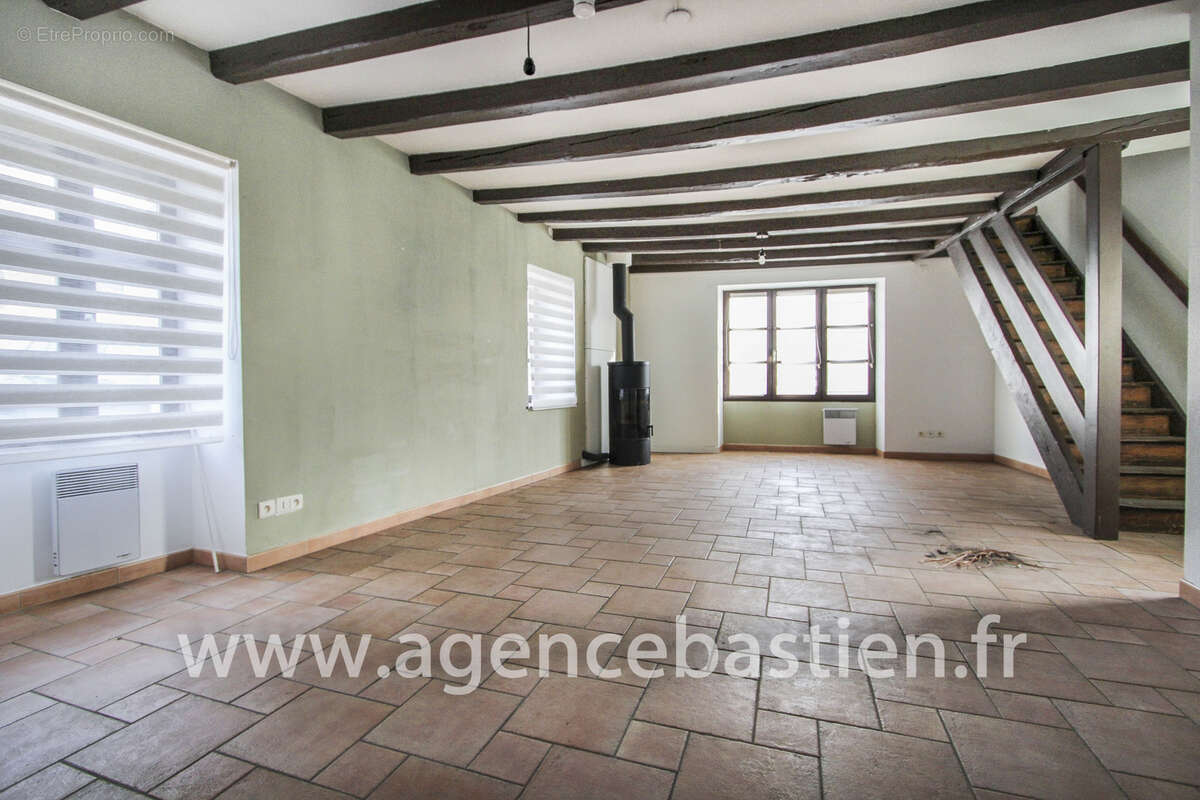 Maison à PERON