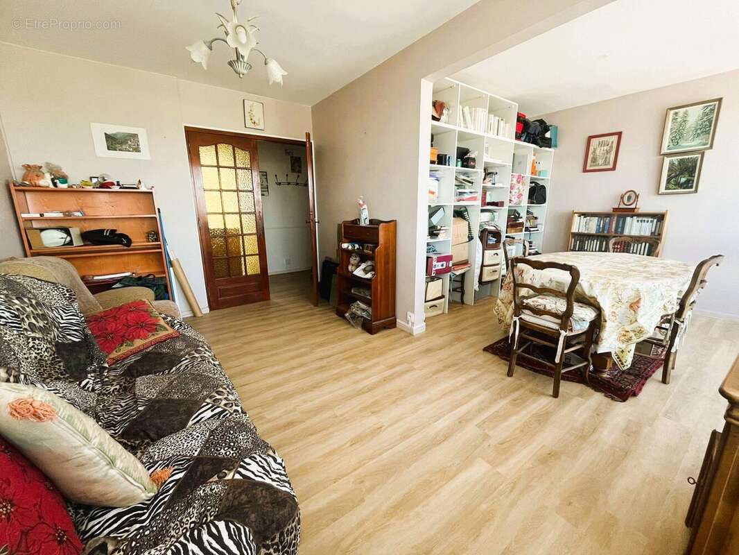 Appartement à FONTENAY-LE-FLEURY