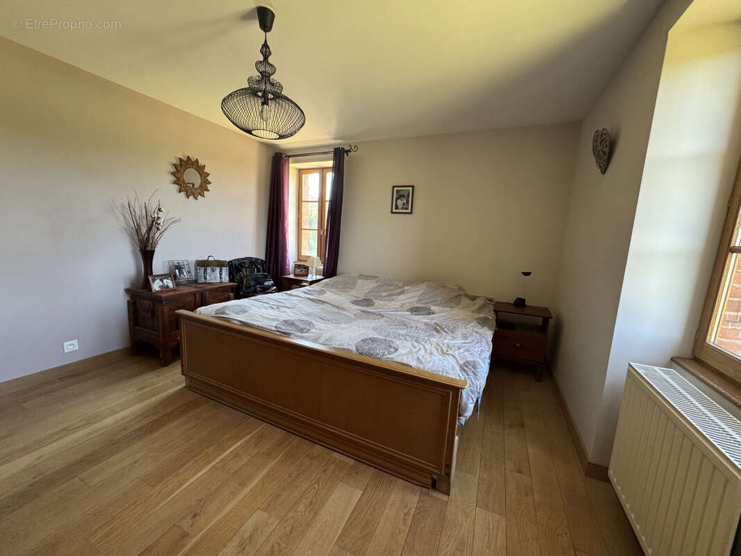 Maison à CURTIL-SOUS-BURNAND