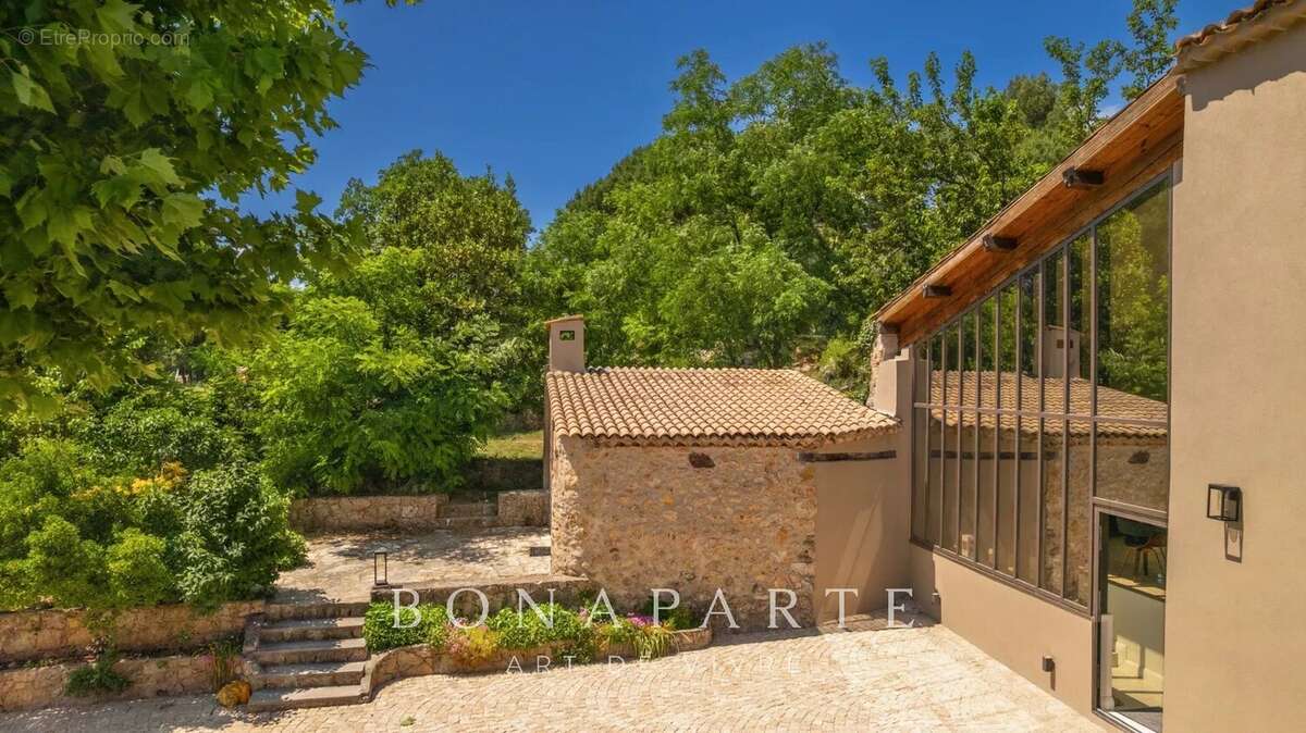 Bastide d'exception aux portes du village — Authenticité, luxe et nature - photo 3