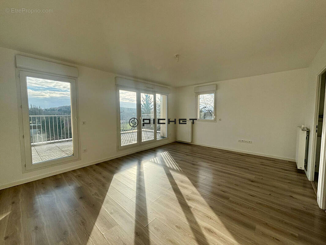 Appartement à BREUILLET