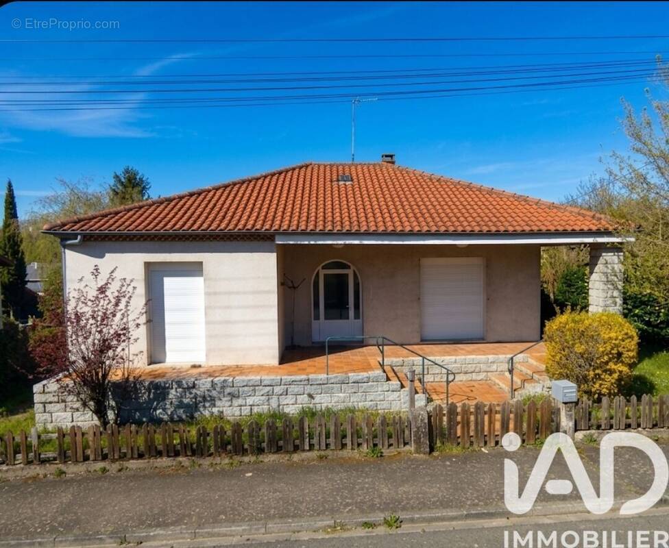 Photo 1 - Maison à MONTLUCON