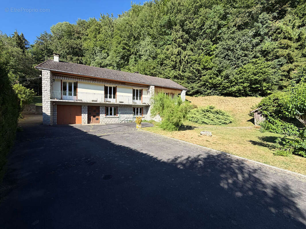 maison 5 chambres aux portes d'Aurillac - photo 12