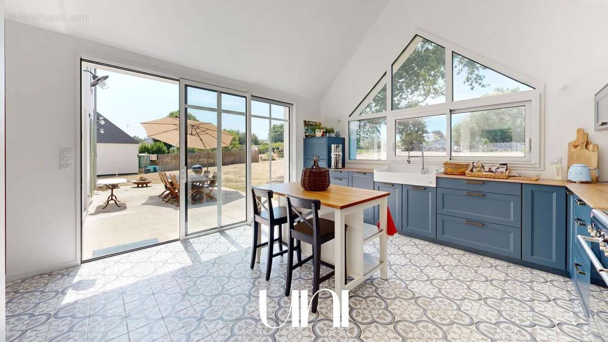 Maison 9 pièces de 224 m2 en cœur de Bourg - Groix - photo 12