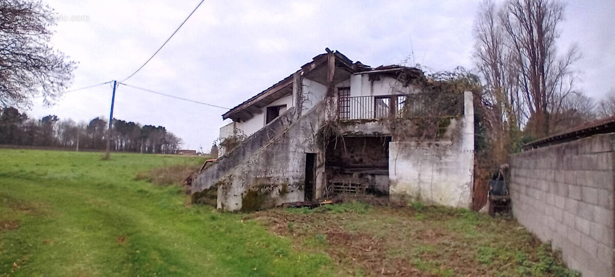 Maison 4 pièces 150 m² · à Pugnac · 150 m² · 87 000 €