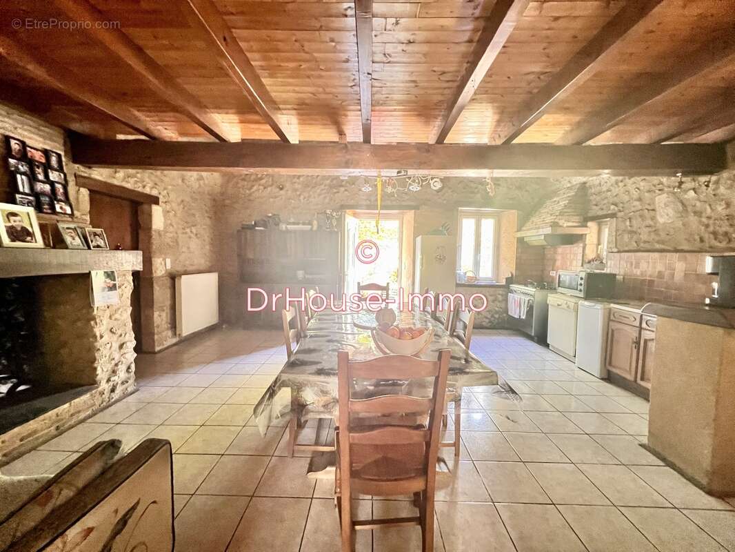 Maison à SAINT-MARTIN-DE-RIBERAC