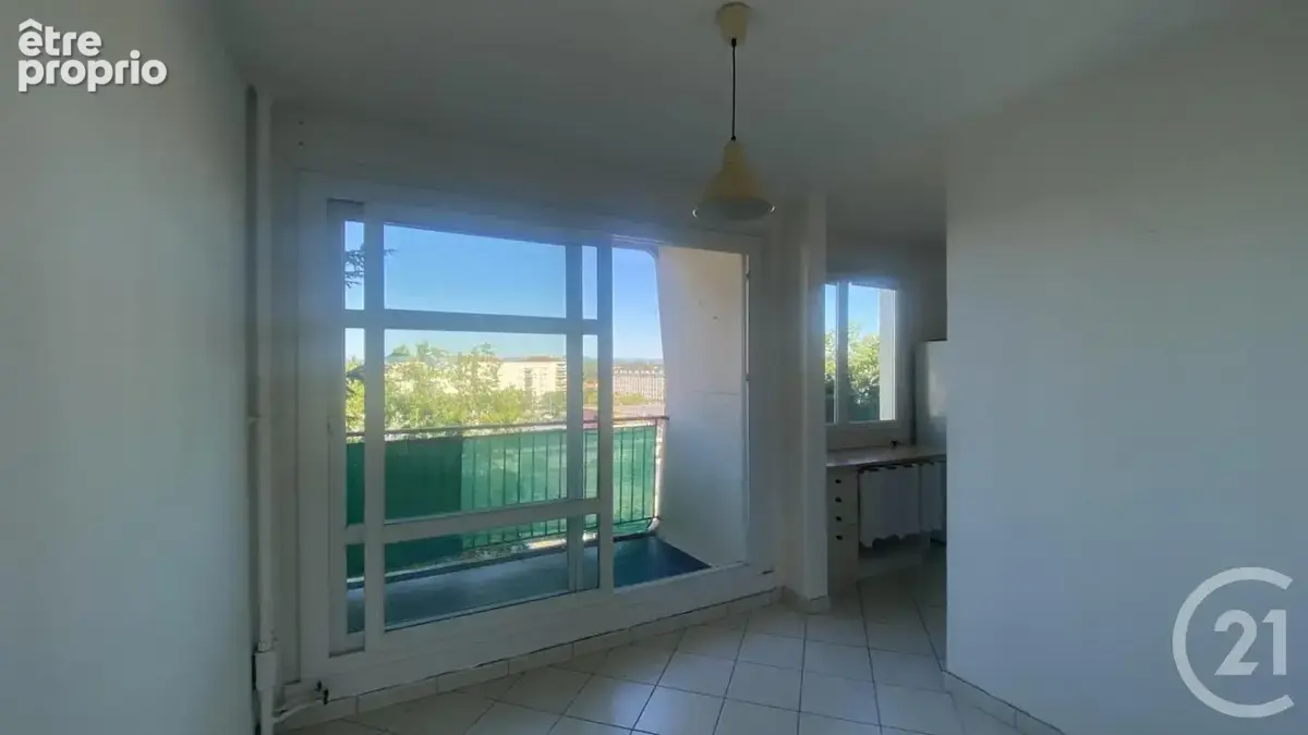 Appartement 4 pièces 77 m² à vendre à Corbas (69960) - photo 3