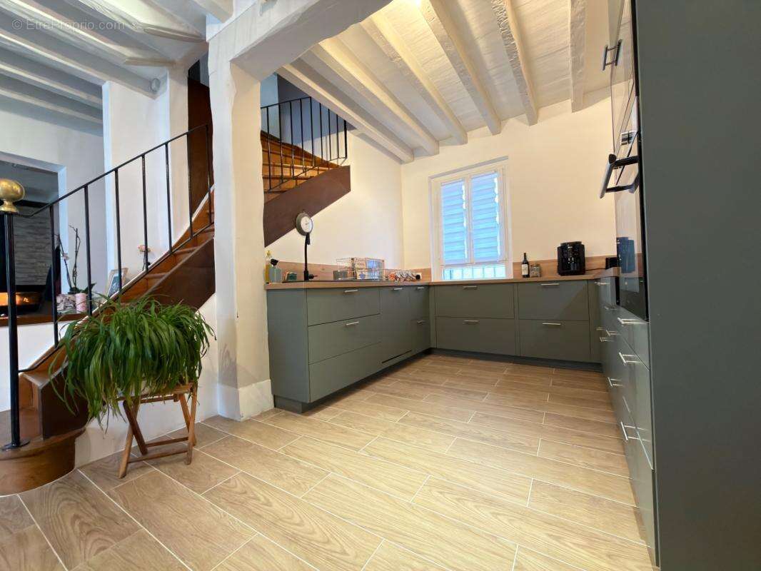 Maison10 pièces, 337 m2 - photo 4