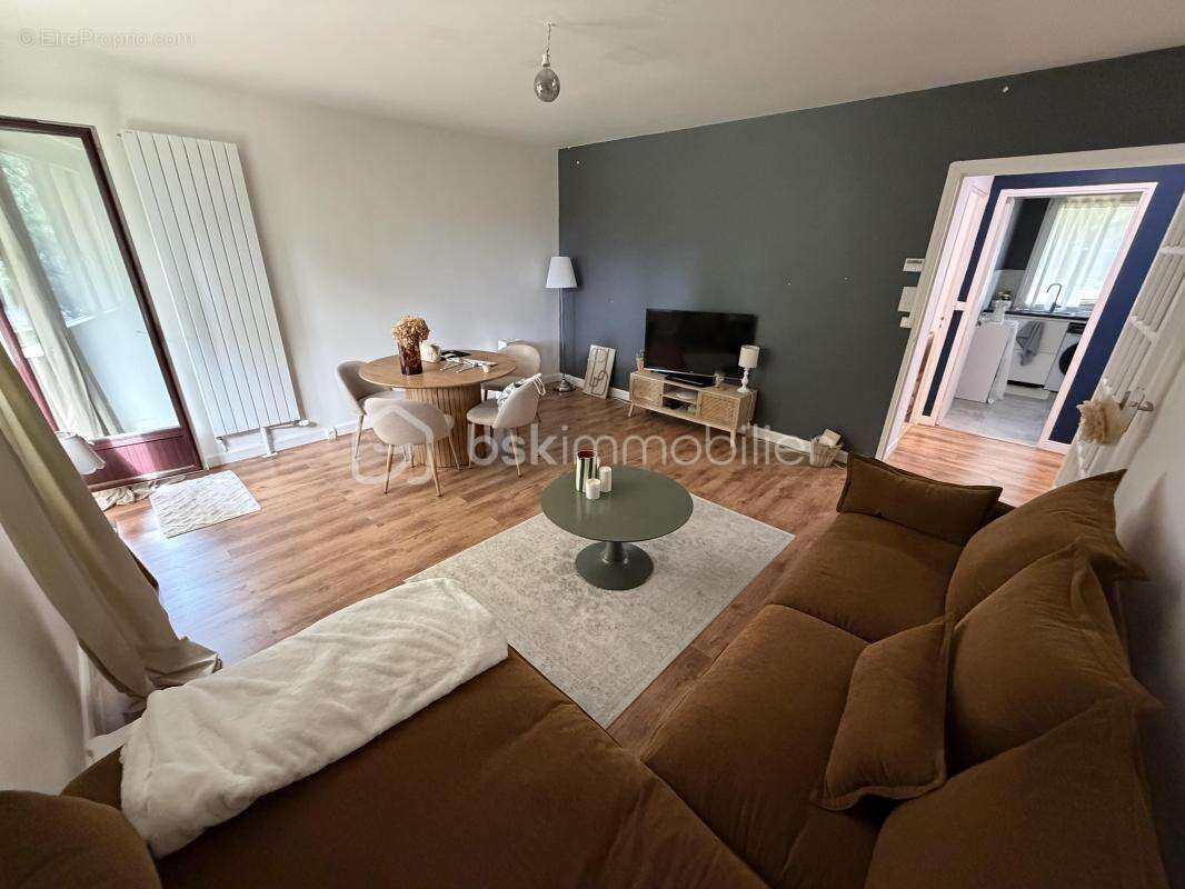 Appartement f3 avec balcon + box + cave + cellier - photo 4