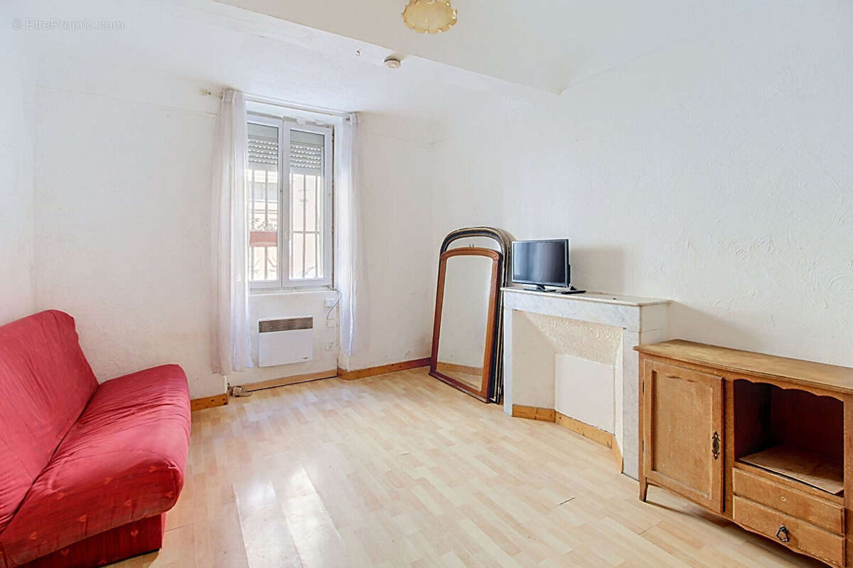EXCLUSIVITE ! A VENDRE DRAGUIGNAN studio + appartement T2 + combles + cave - photo 8