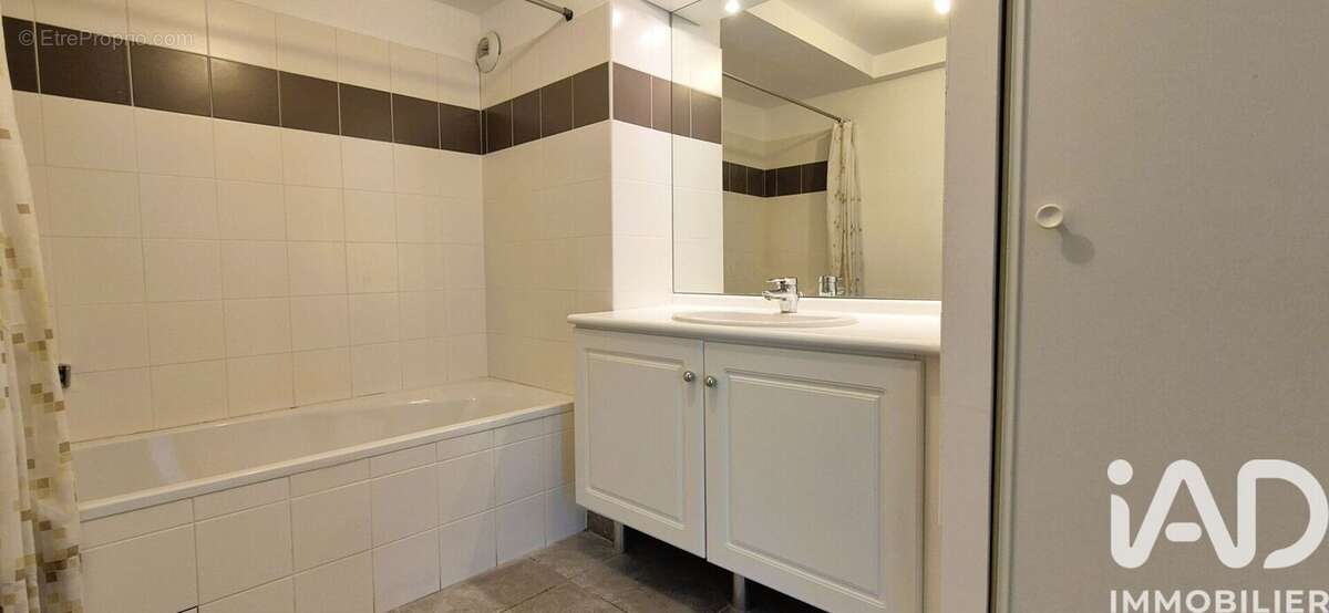Photo 9 - Appartement à BAGNOLS-SUR-CEZE