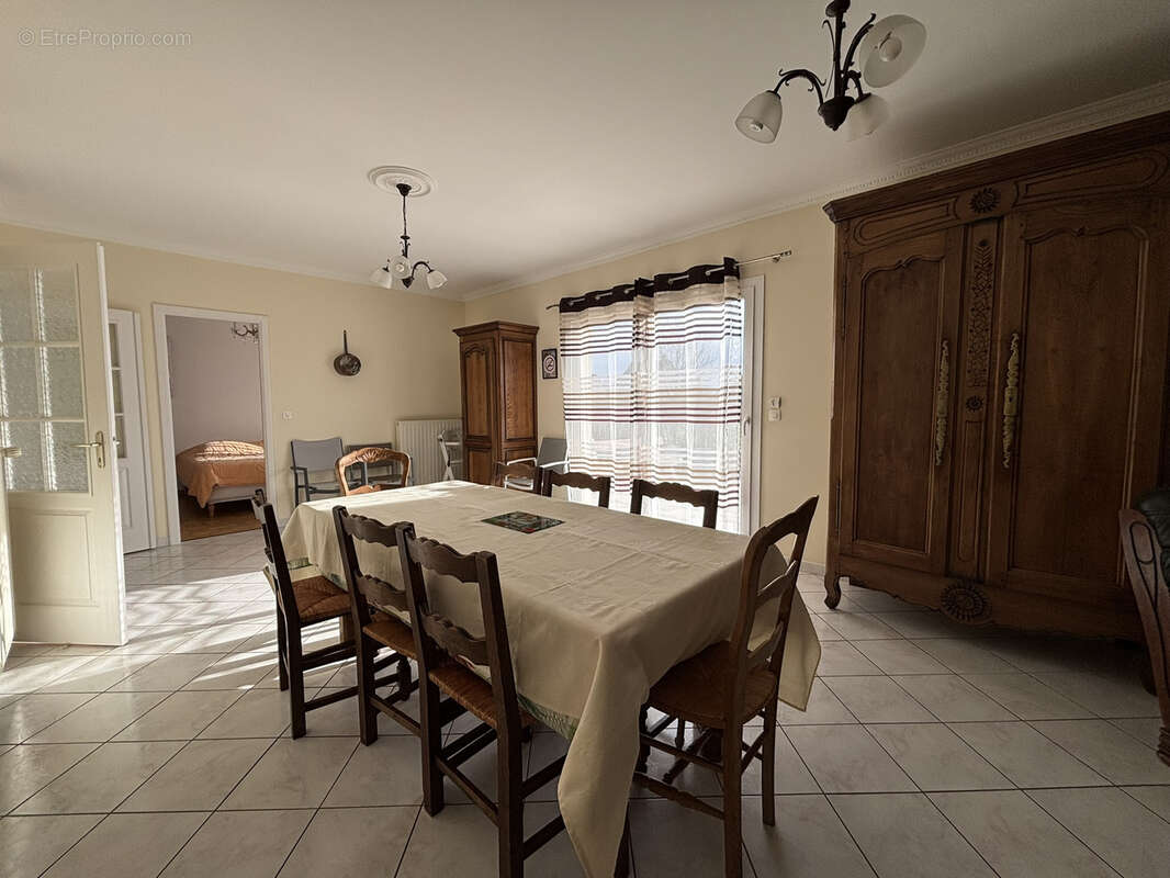 Maison à TOUR-EN-BESSIN