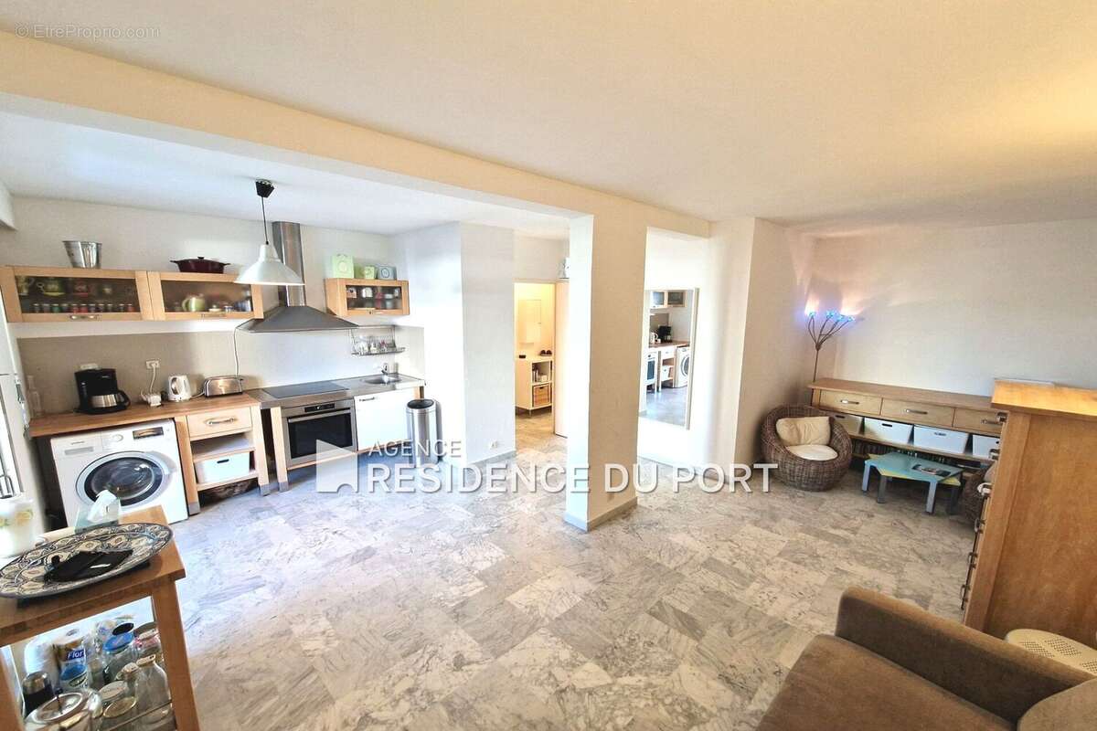 Appartement à MANDELIEU-LA-NAPOULE