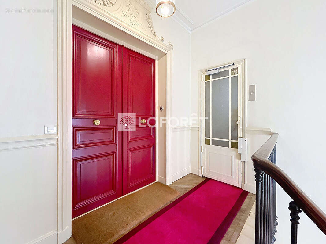 Appartement à PARIS-8E