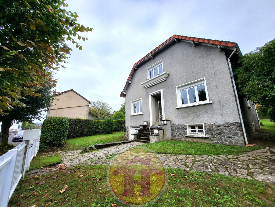 Maison à SAINT-JUNIEN