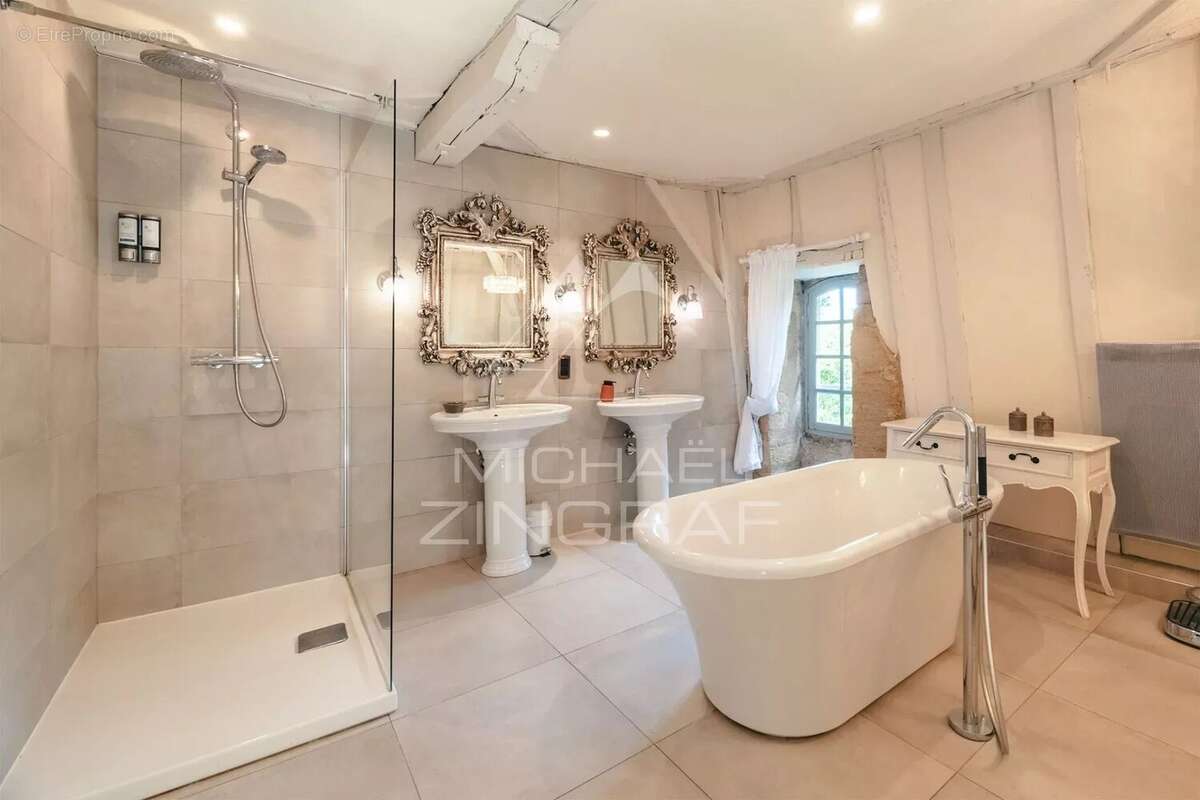 Maison à MAUZENS-ET-MIREMONT