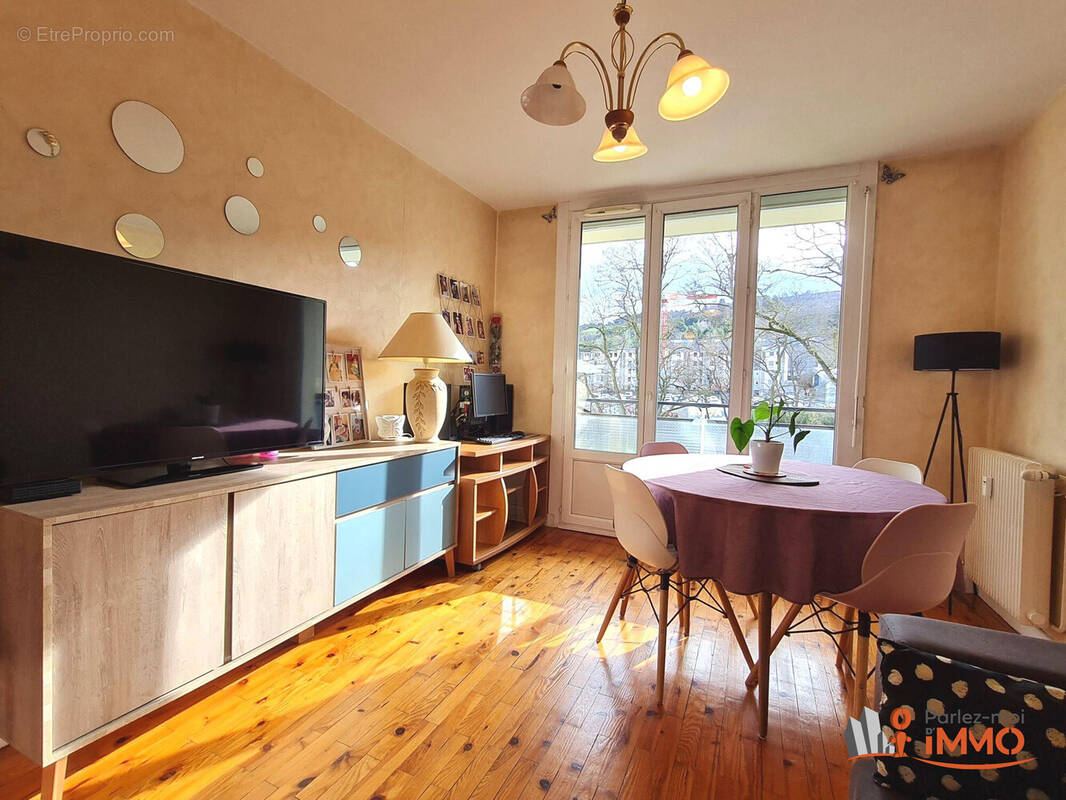 Appartement à SAINT-ETIENNE