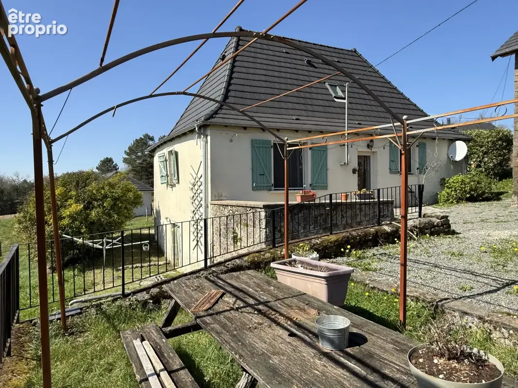Propriete avec dependances et 11 ha de terrain - photo 40