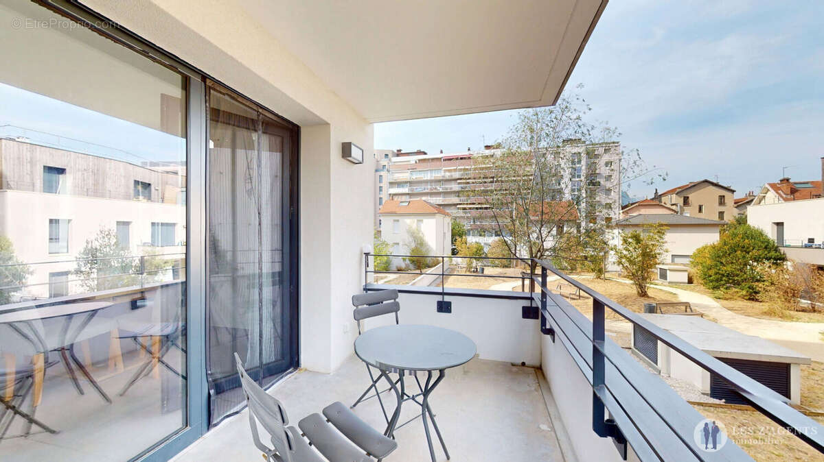 Appartement Grenoble T3 65m2 terrasse + garage - photo 6