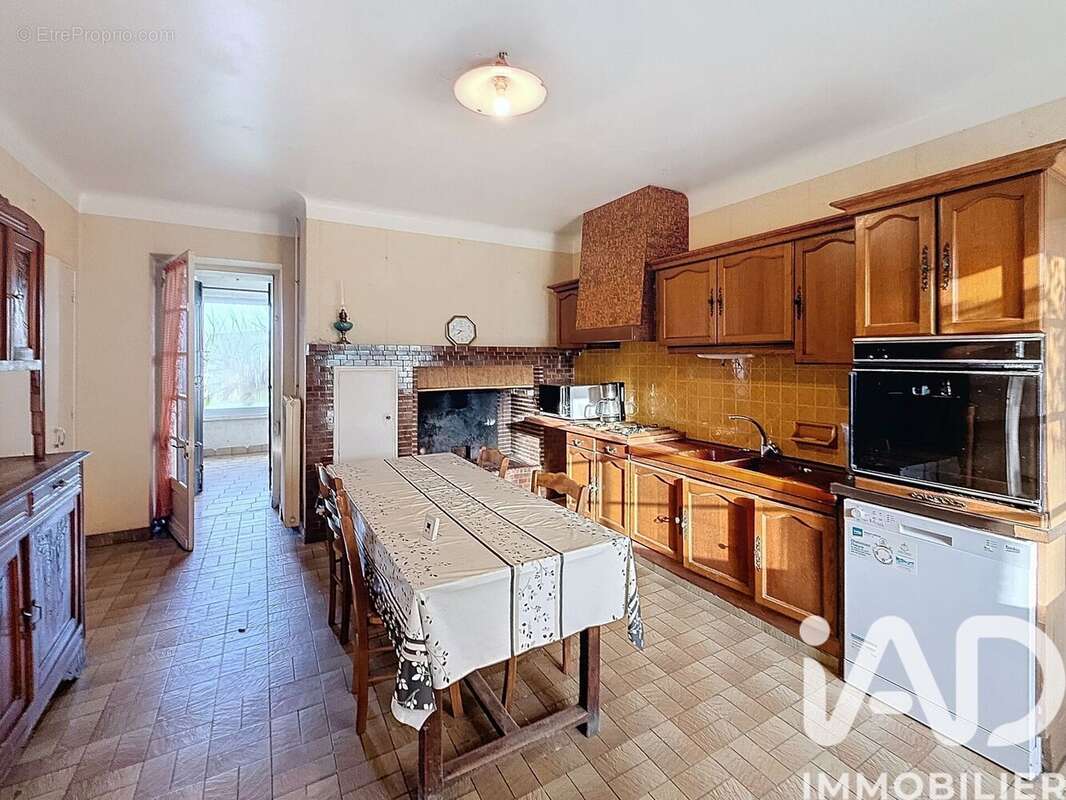 Maison 162 m² à Tremons  - photo 6
