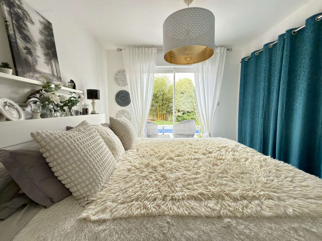 Maison à SAINT-ETIENNE-DU-BOIS