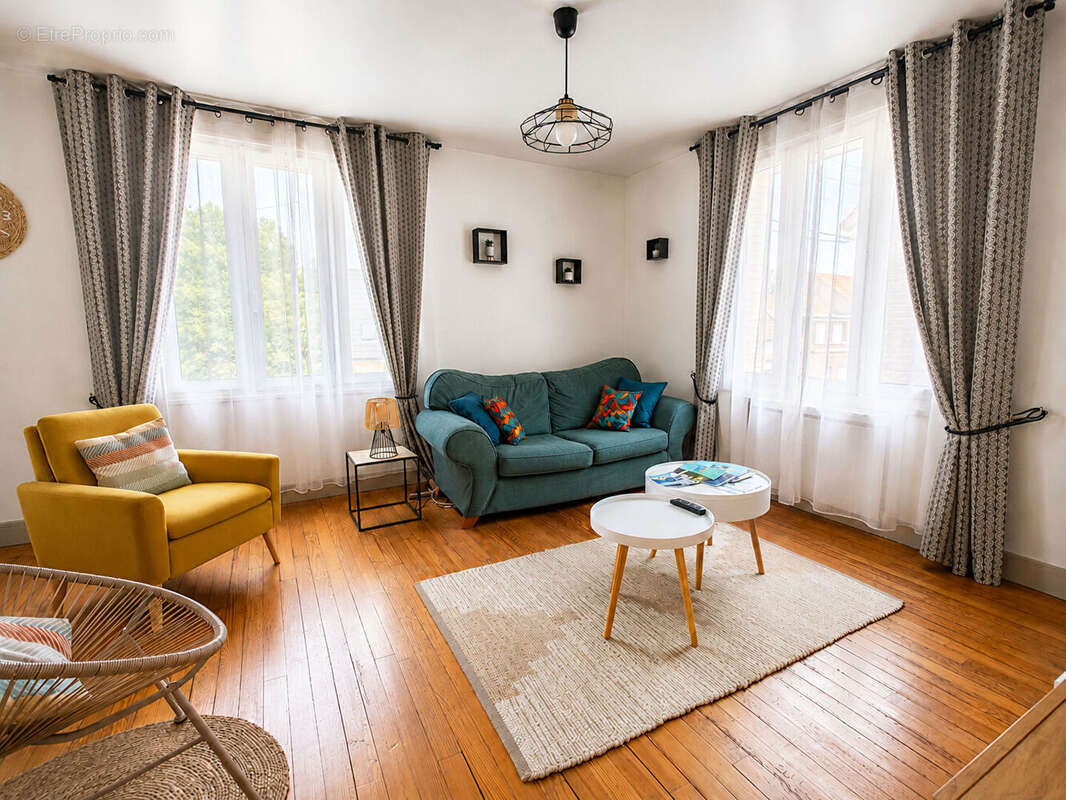 Ensemble immobilier de 248 m² aux portes d'Amiens - photo 2