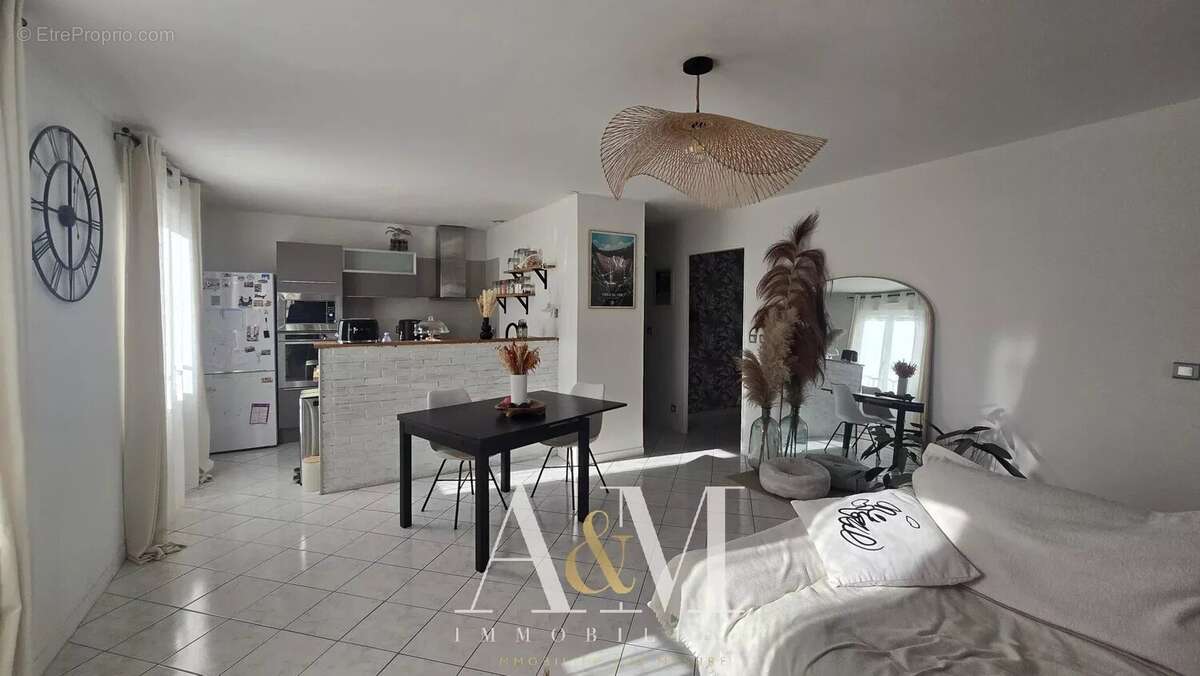 Appartement à BEAULIEU