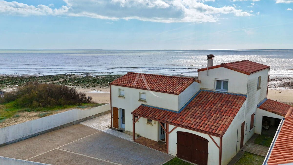 Maison à LONGEVILLE-SUR-MER