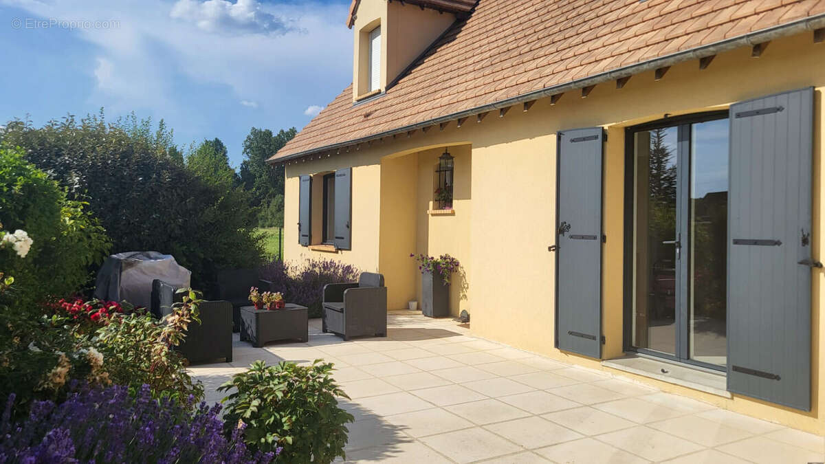 Maison à EPERNON